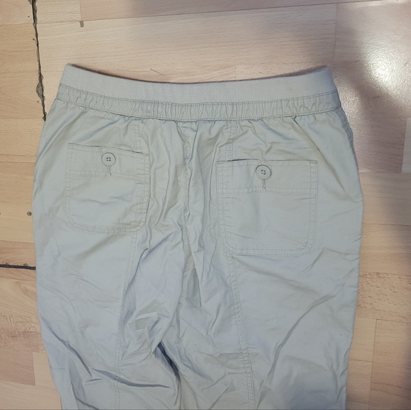 Alia size 8 khaki capris - Picture 6 of 7